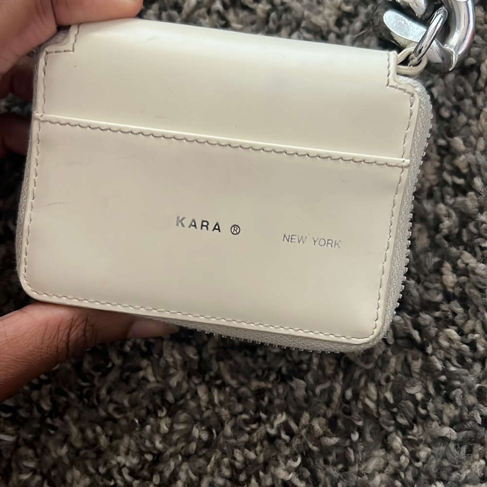 KARA CROSSBODY CHAIN BAG